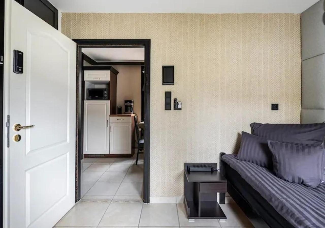Miet-Kamp Ruhig, Zentral, Nahe Messe, Ausgefallenes Design 2 Schlafzimmer Берлин Екстериор снимка